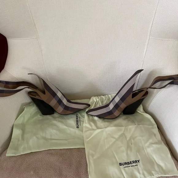 BURBERRY THE UP PUMP SIZE 40.5 BIRCH BROWN. - Picture 2 of 13